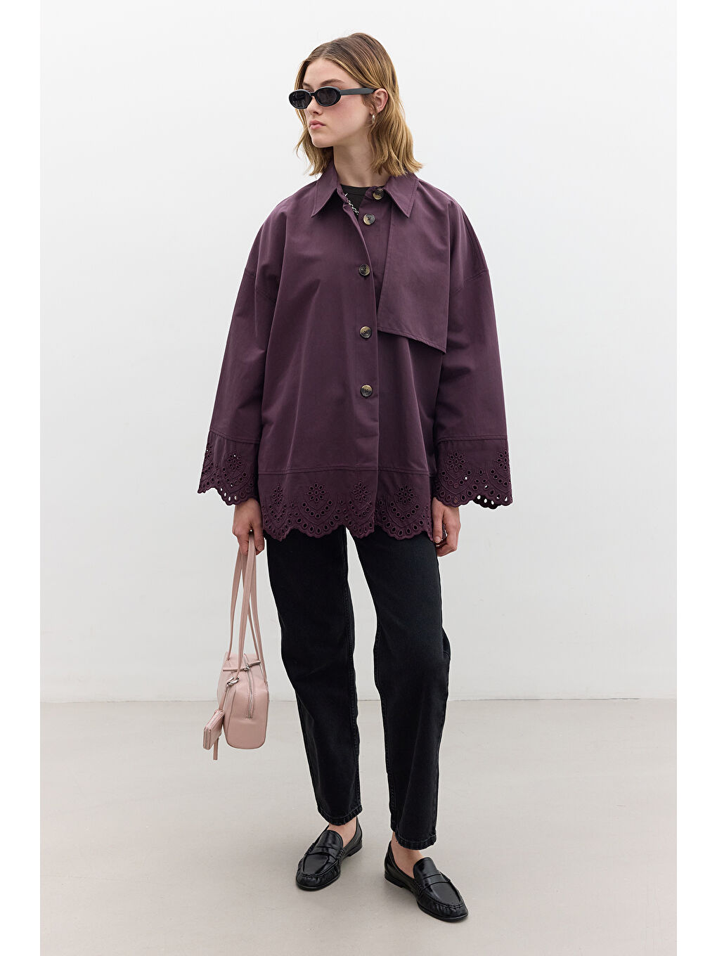 Nakış Detaylı Tasarım Trençkot Mürdüm-1