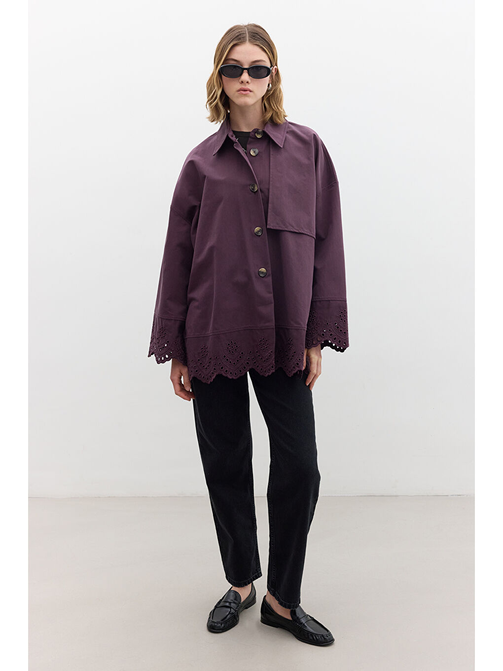 Nakış Detaylı Tasarım Trençkot Mürdüm-2