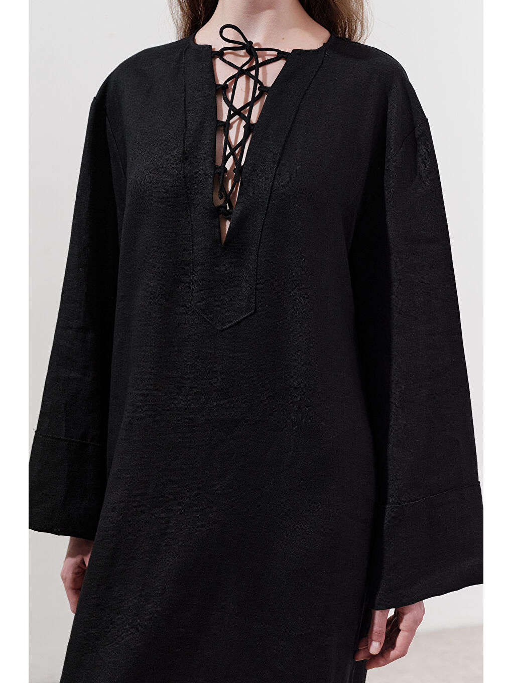 Keten Bağlama Detaylı Elbise Siyah-1