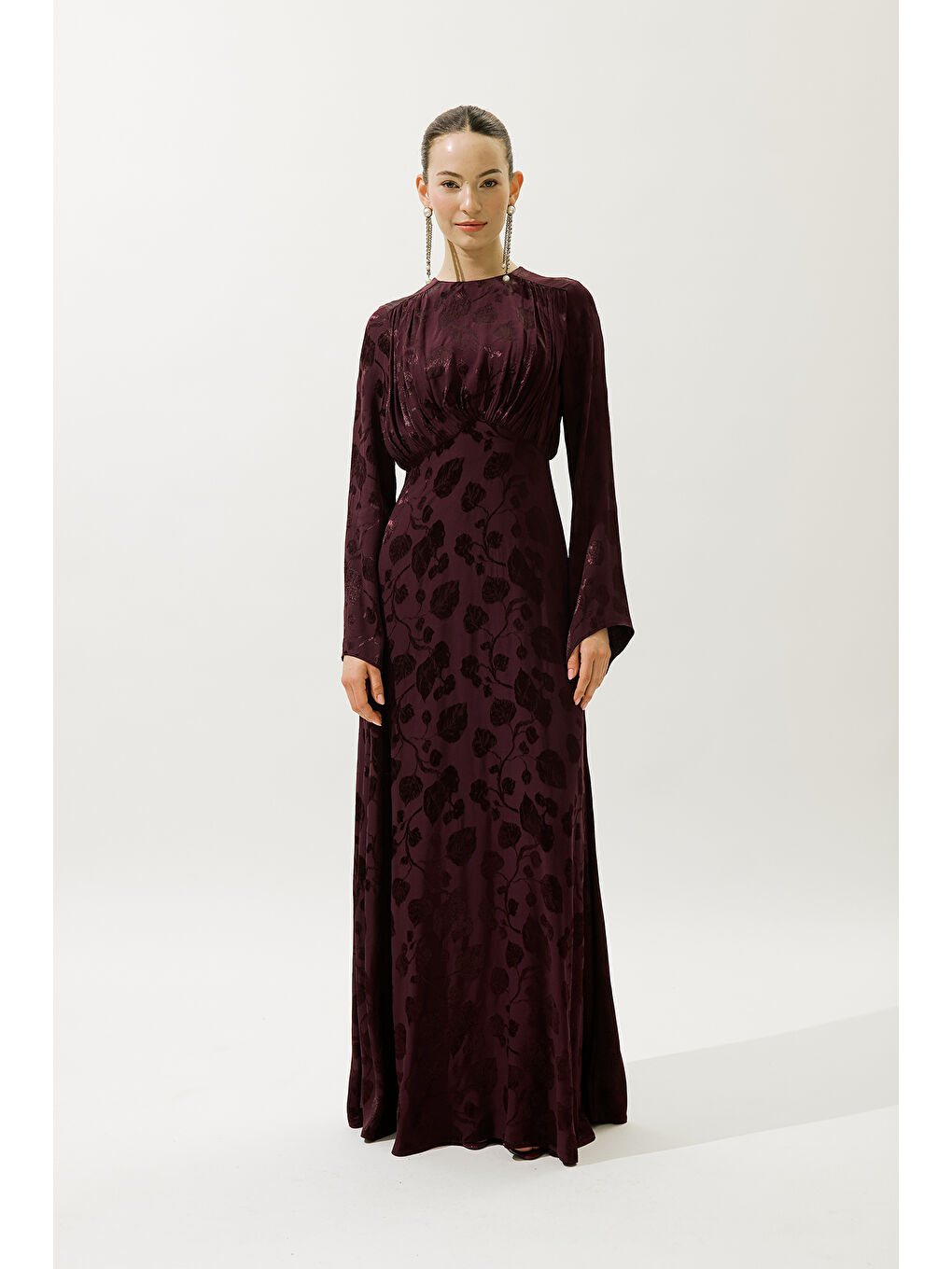 Jakarlı Saten Abiye Elbise Bordo