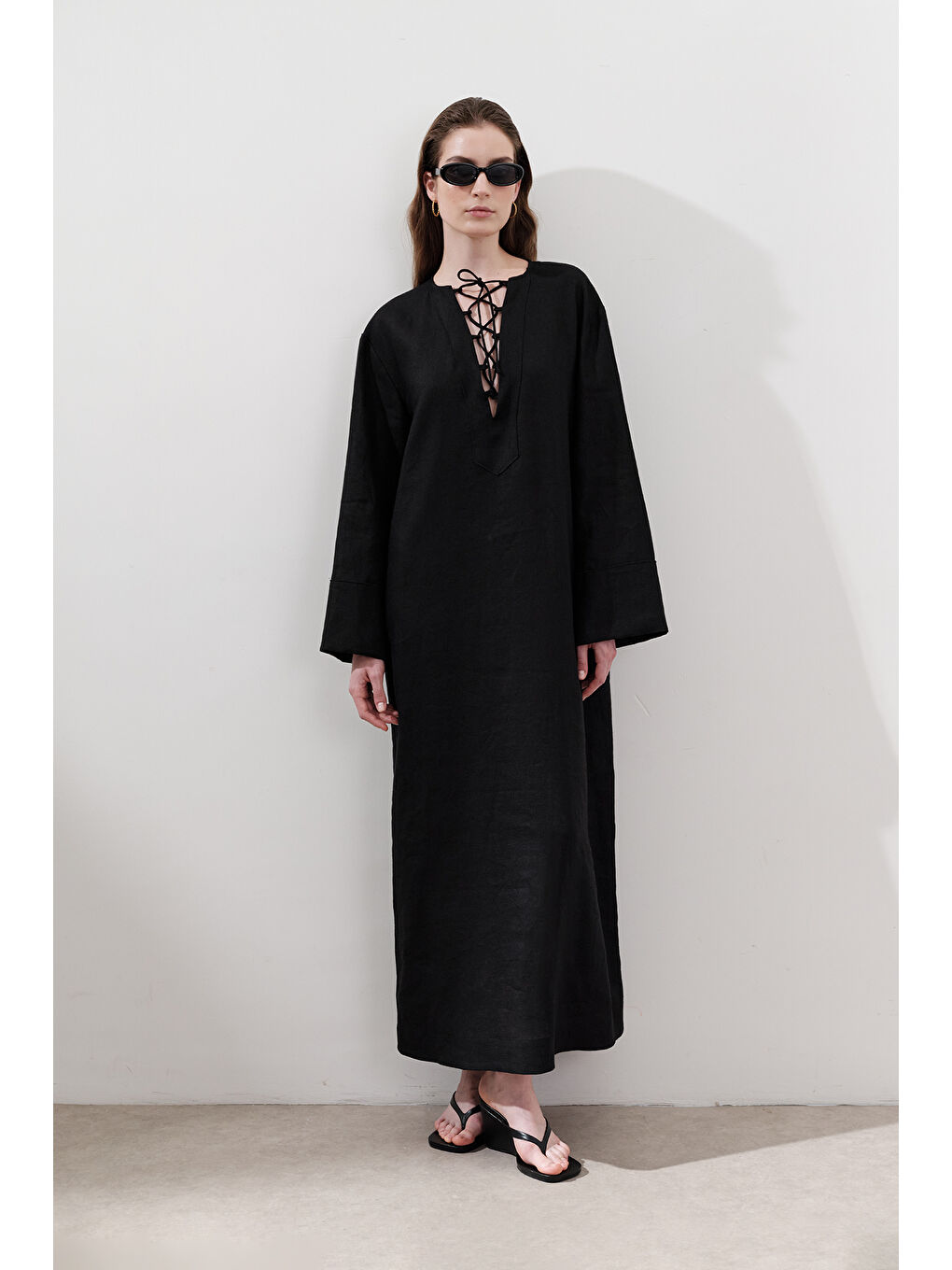 Keten Bağlama Detaylı Elbise Siyah-2