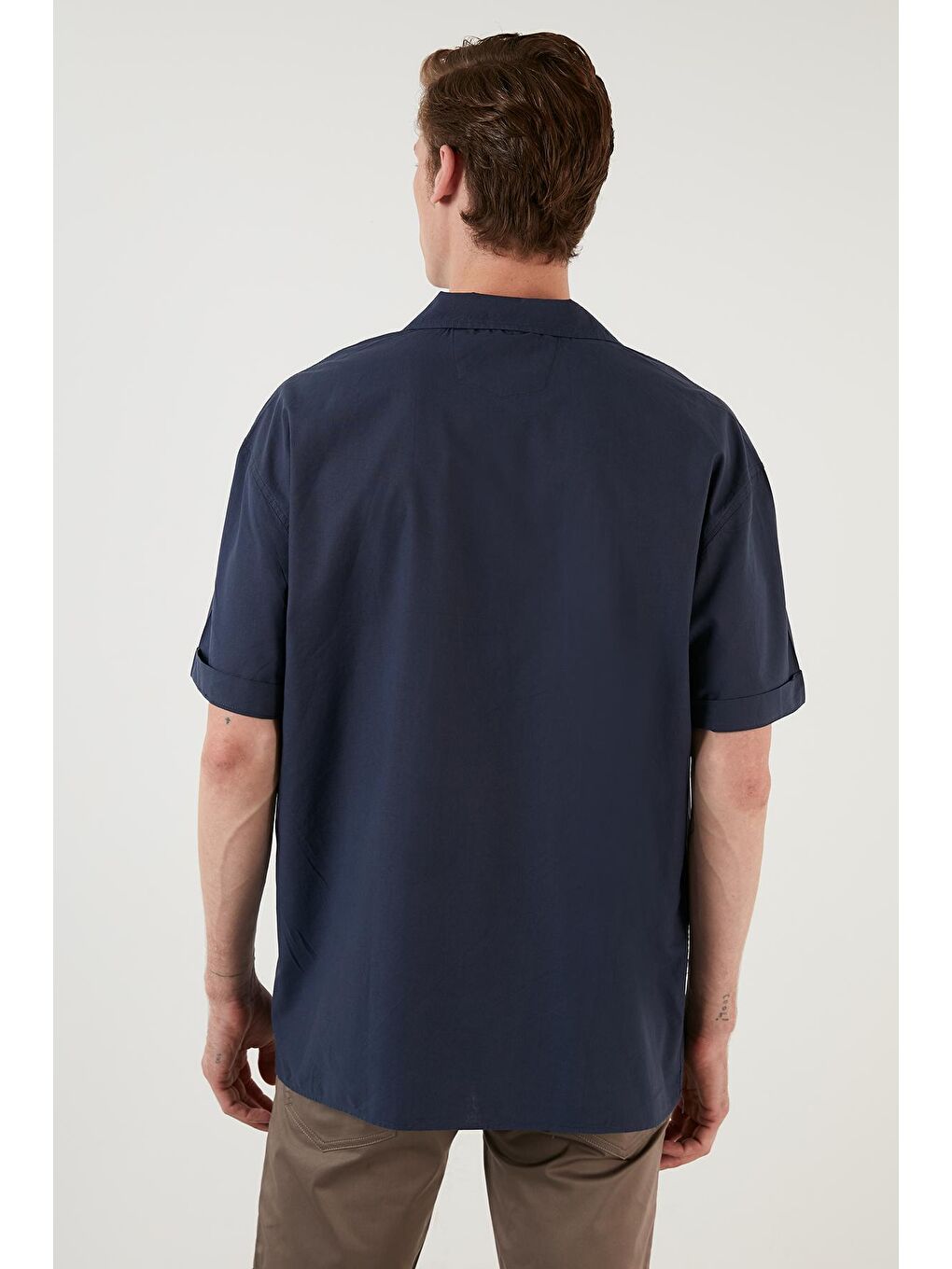 Lacivert Relaxed Fit Kısa Kollu Tek Cepli Apaş Yaka Gömlek CF21194664-4