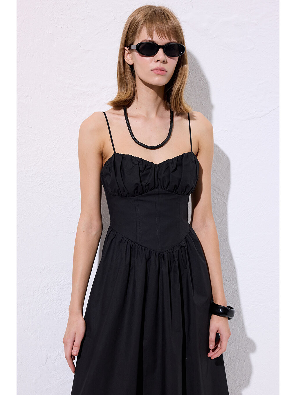 Büzgülü Korsajlı Elbise Siyah-3