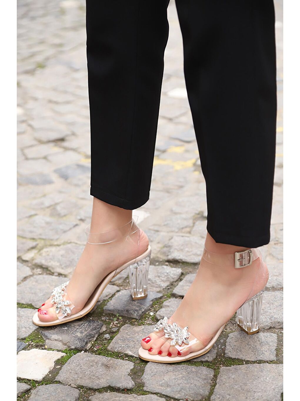 Bej Kadın Taşlı Şeffaf Topuklu Ayakkabı-1