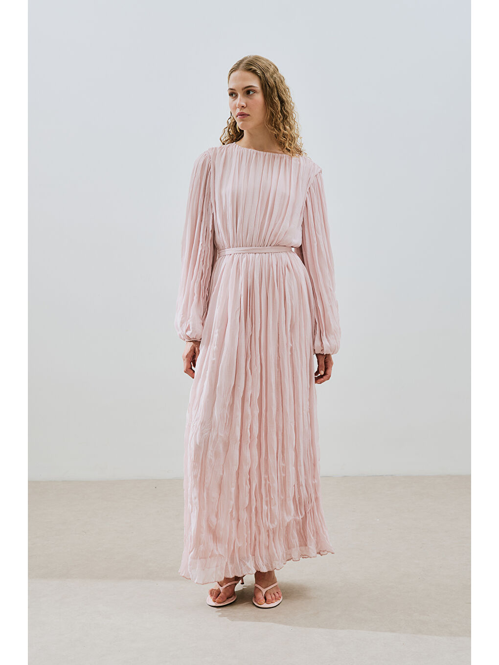 Pembe Piliseli Şifon Elbise Pudra-4