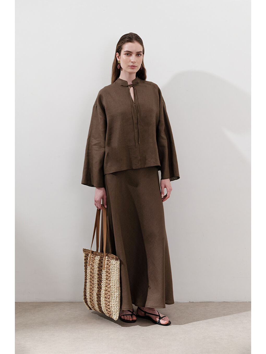 Kahverengi Keten Bağlamalı Bluz Tozlu Kahve-1