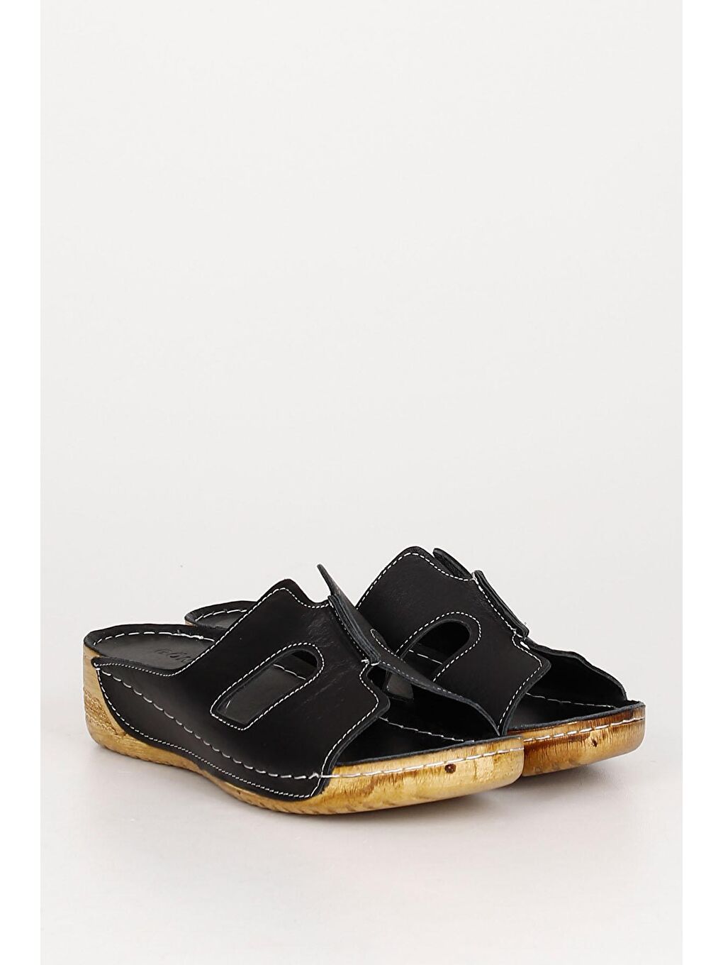 Siyah Hakiki Dolgu Tabanlı Deri Kadın Terlik 42615-1