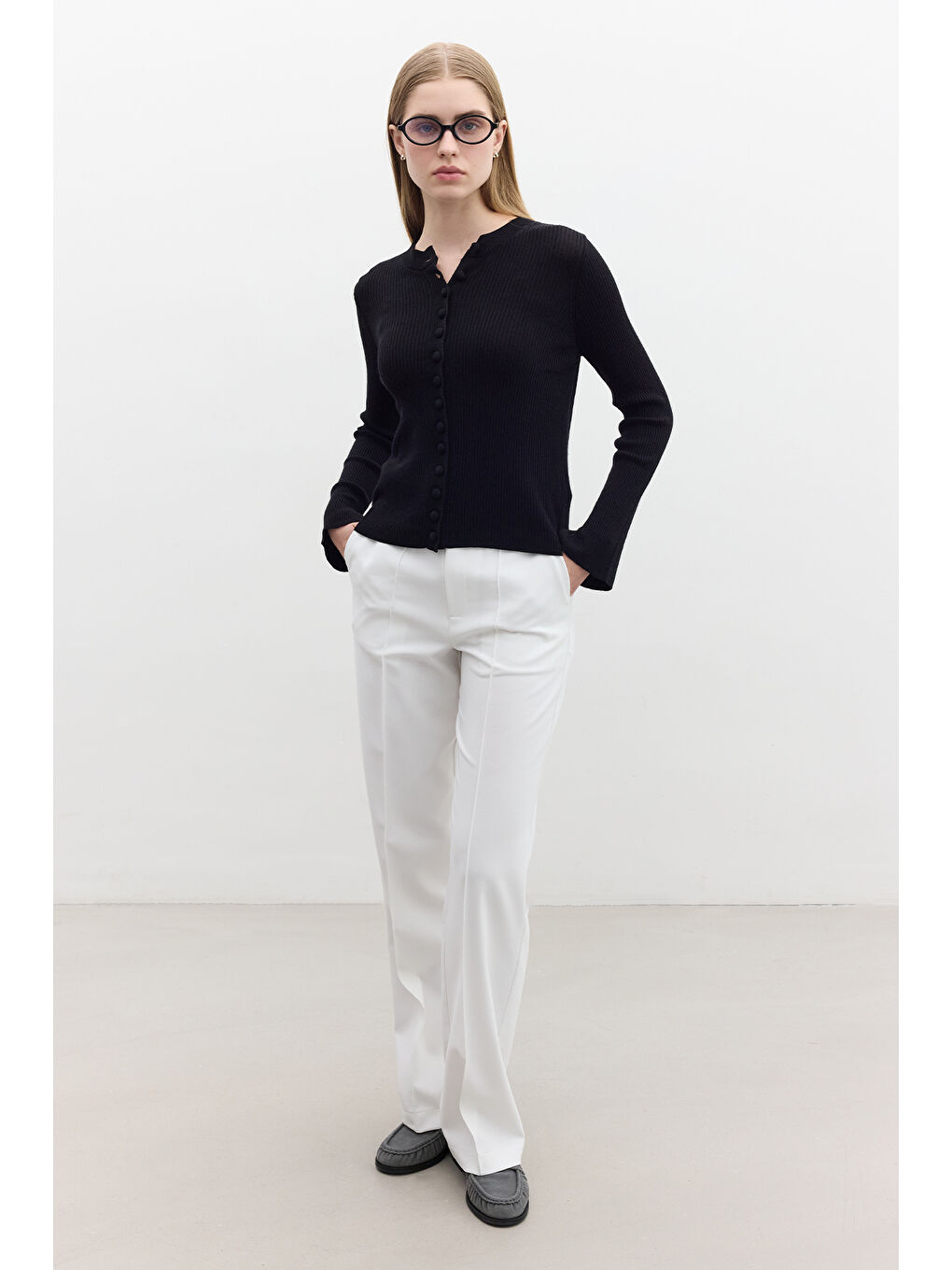 Küçük Düğmeli Triko Hırka Siyah-1