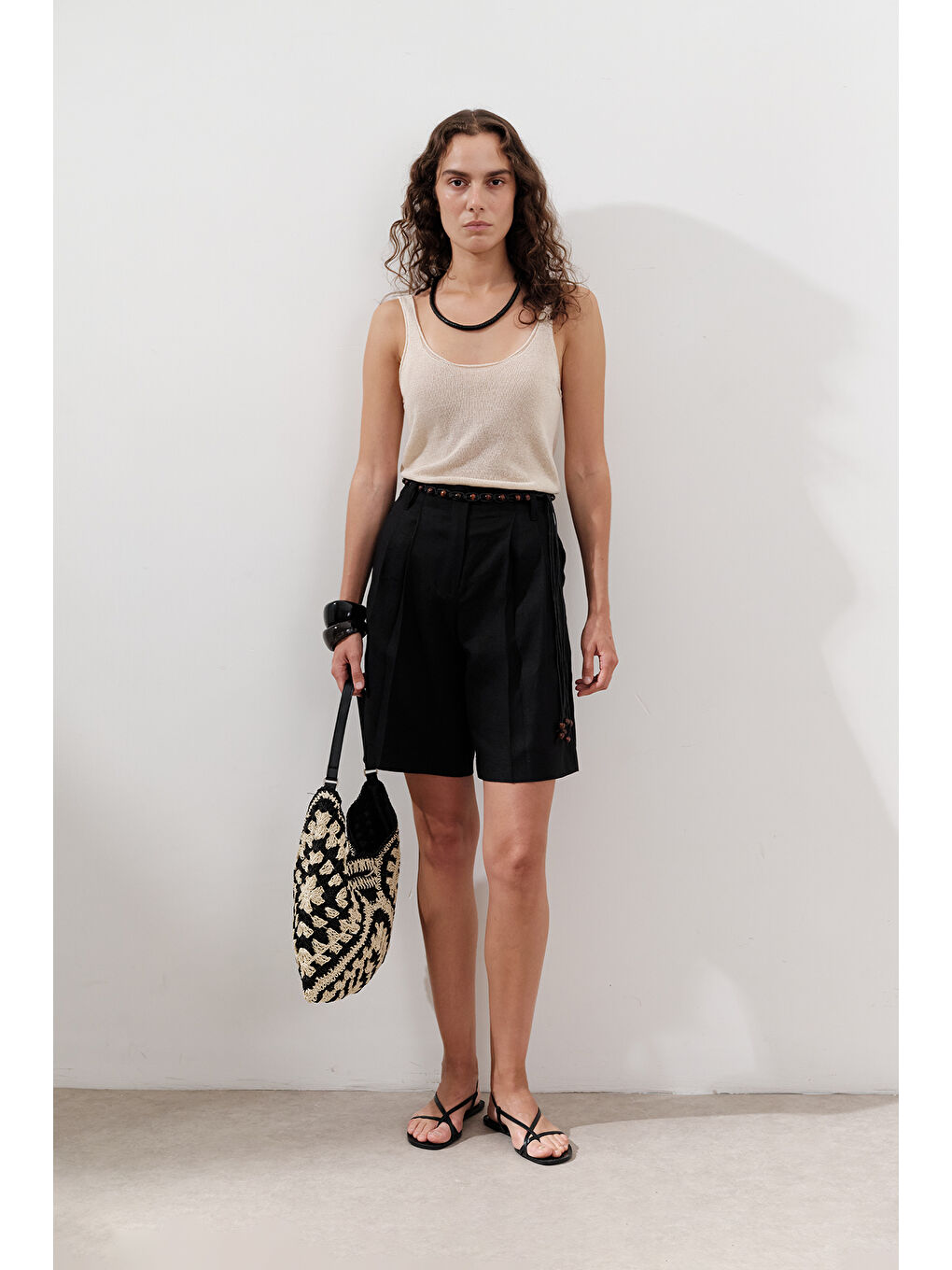 Keten Pileli Bermuda Şort Siyah-3