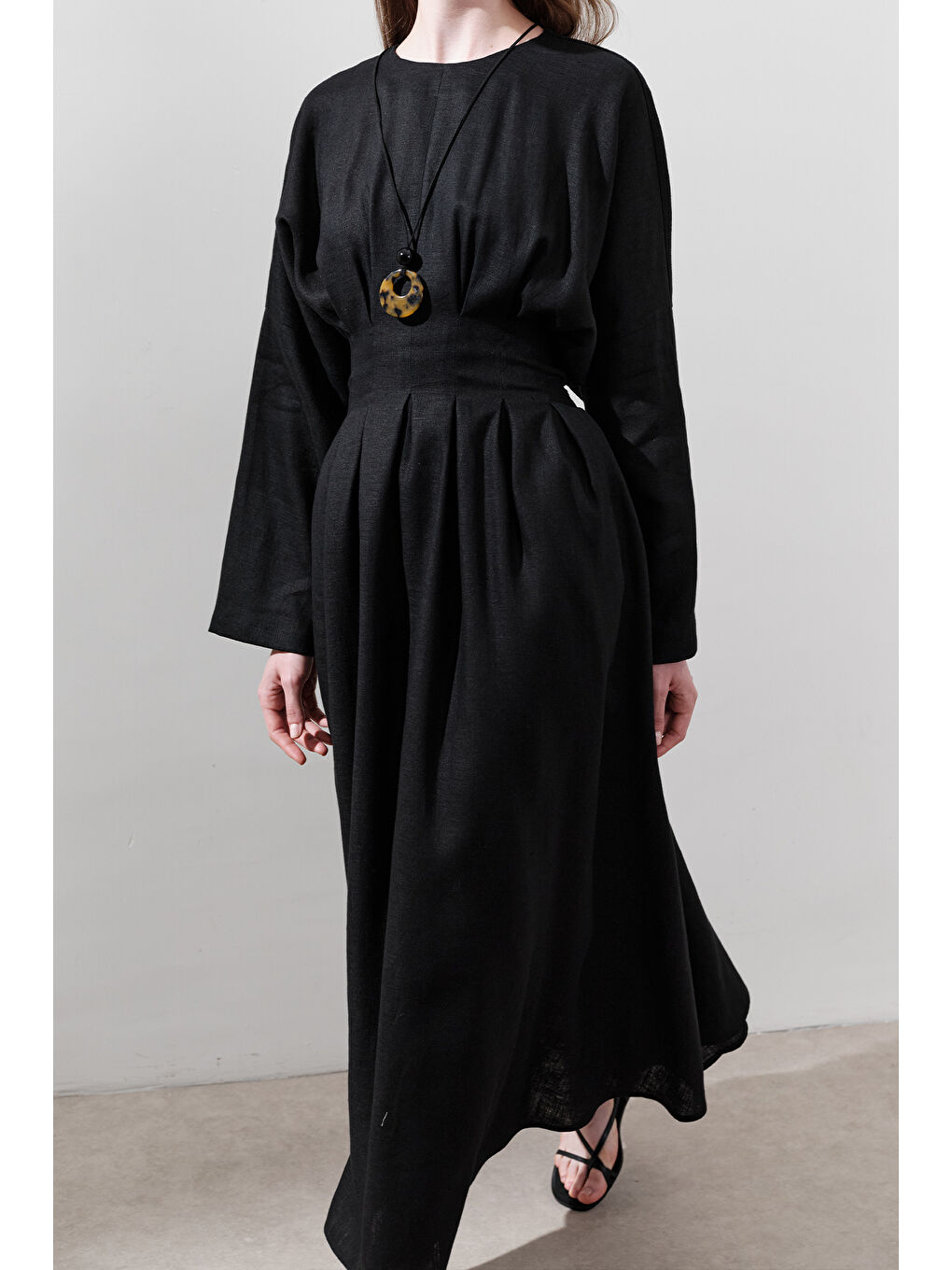 Keten Pile Detaylı Elbise Siyah-3