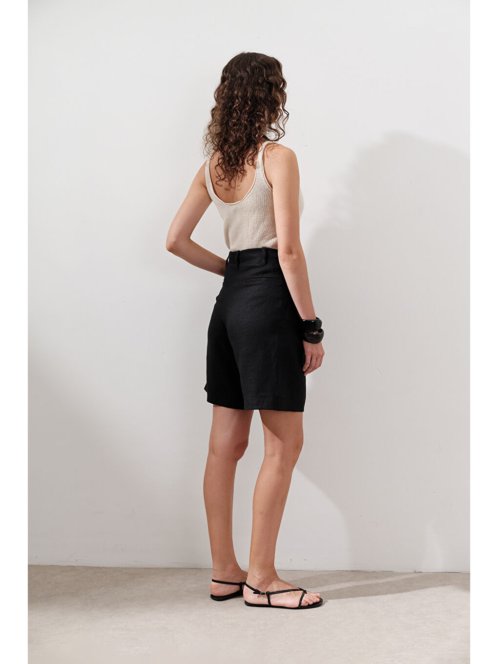 Keten Pileli Bermuda Şort Siyah-7