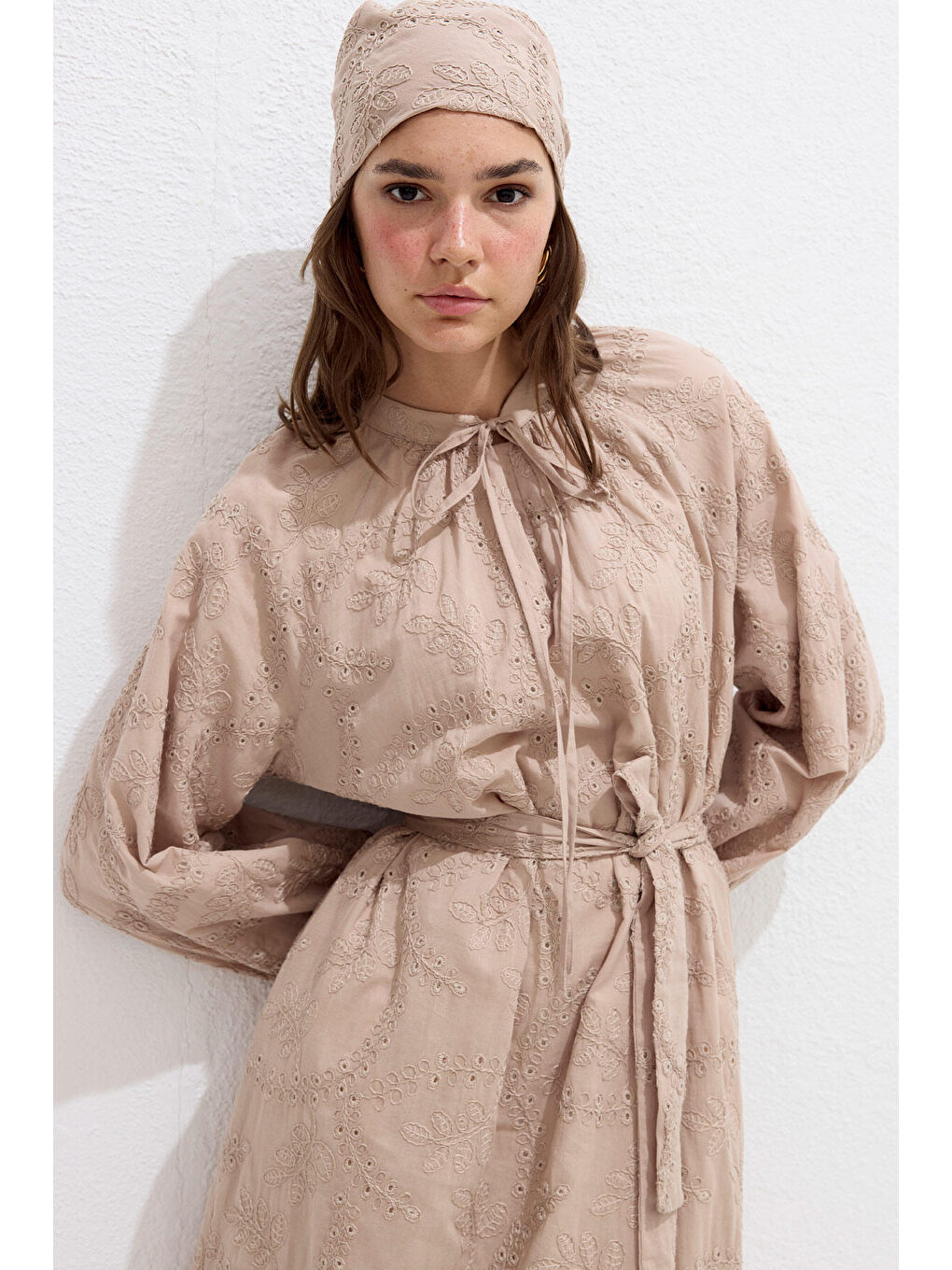 Astarlı Brode Elbise Bej-1