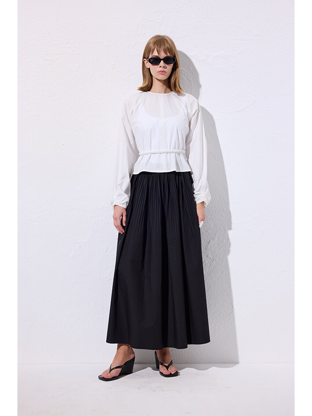 Bağlama Detaylı Kısa Bluz Ekru-3