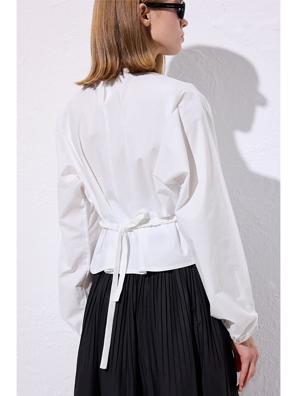 Bağlama Detaylı Kısa Bluz Ekru-6