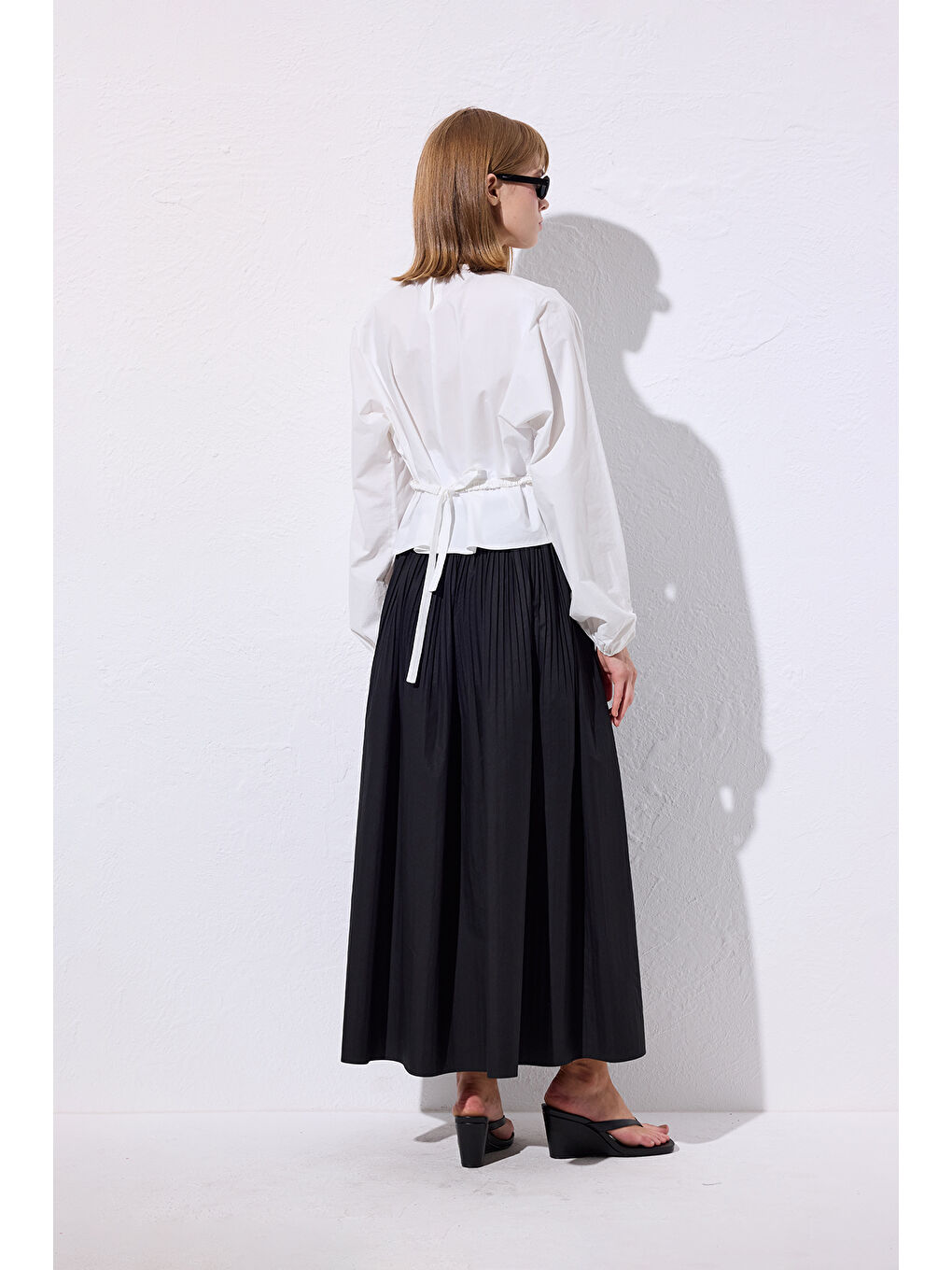 Bağlama Detaylı Kısa Bluz Ekru-7