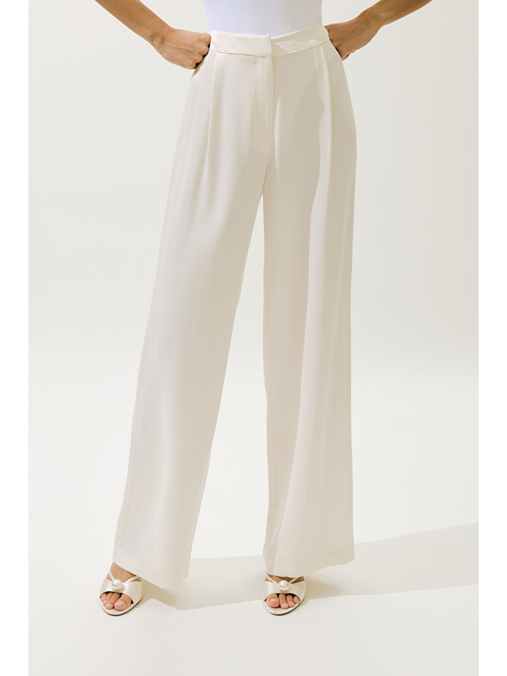 Bej Geniş Paça Saten Abiye Pantolon Vanilya-5