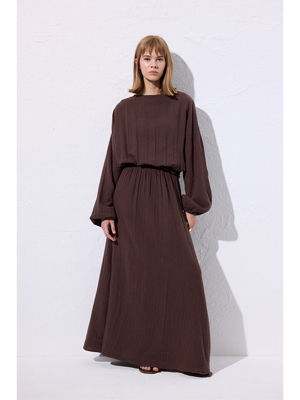 Müslin Beli Büzgülü Elbise Kahverengi-1