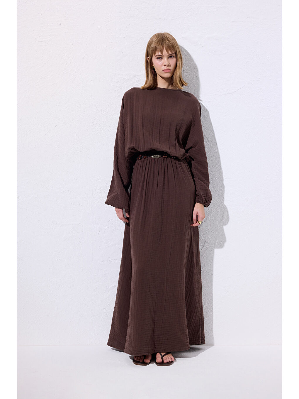 Müslin Beli Büzgülü Elbise Kahverengi-2