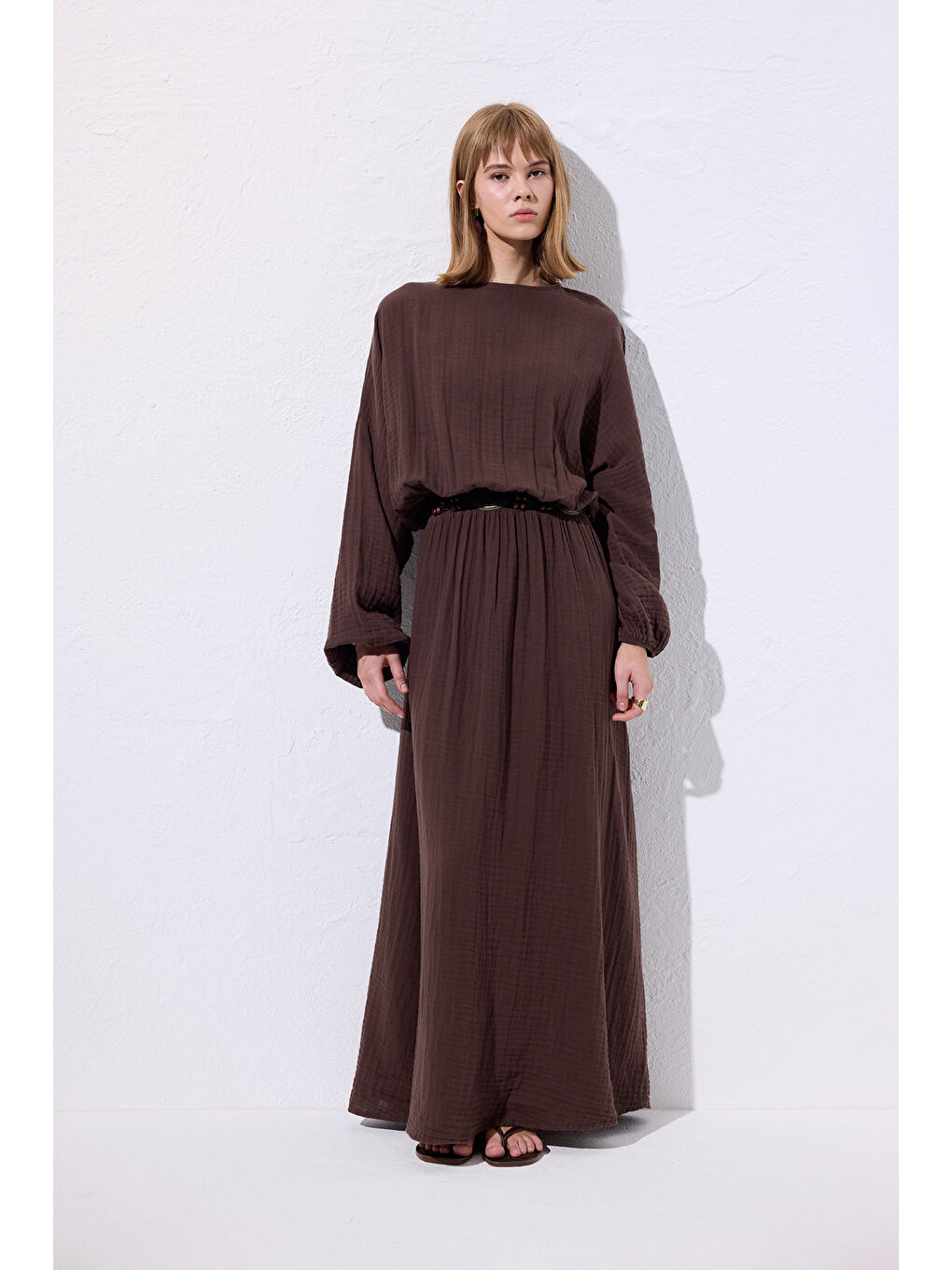 Müslin Beli Büzgülü Elbise Kahverengi-4