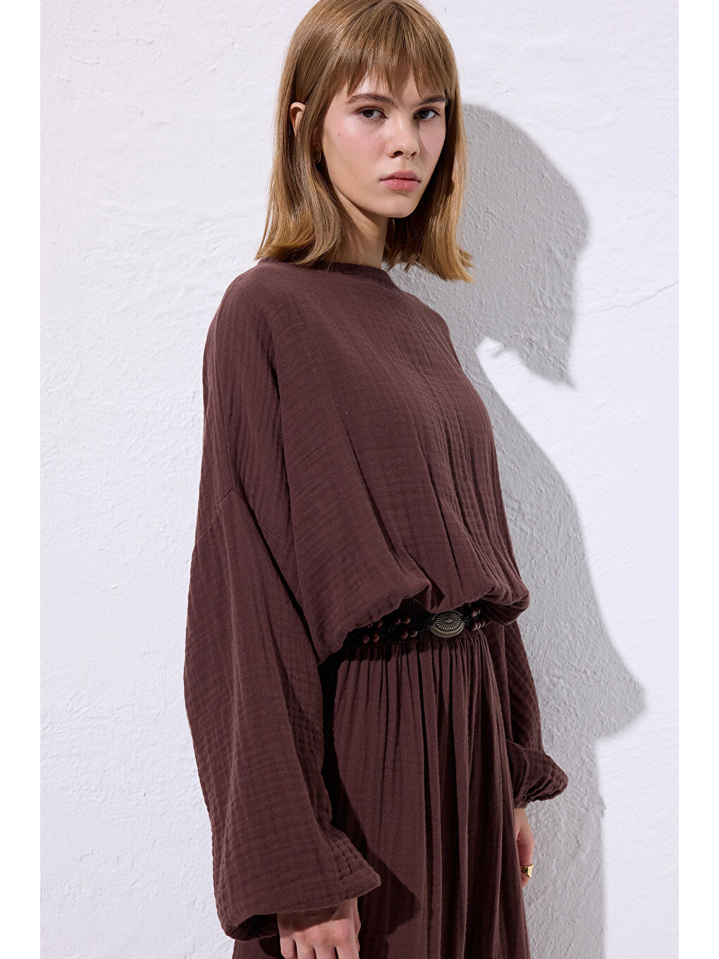 Müslin Beli Büzgülü Elbise Kahverengi-5