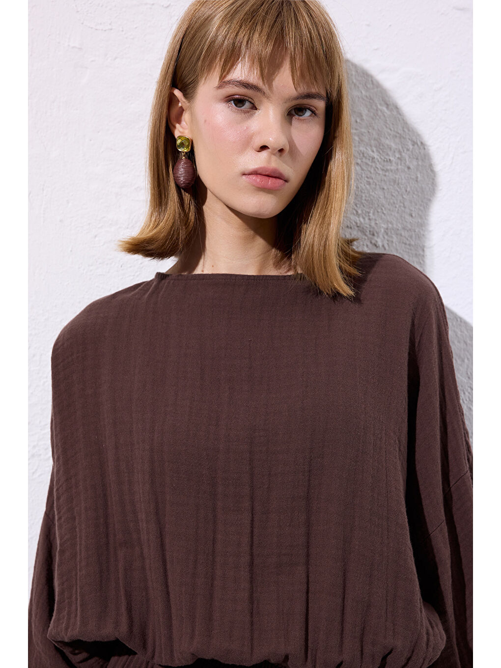 Müslin Beli Büzgülü Elbise Kahverengi-6