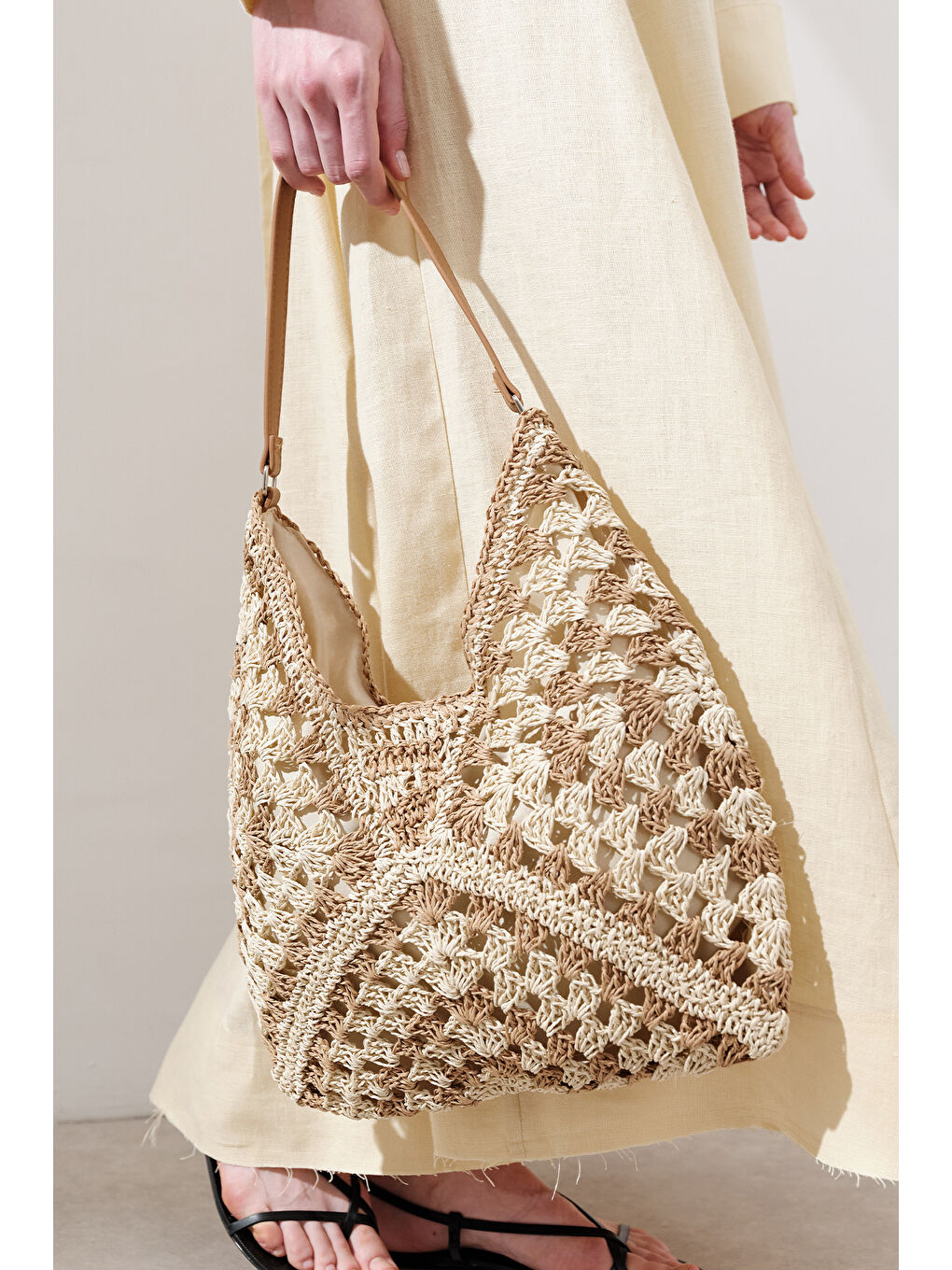 Desenli Hasır Kol Çantası Bej-1