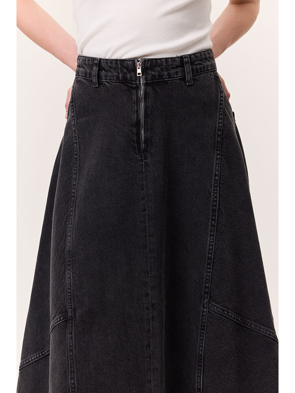 Volanlı Denim Etek Siyah-4