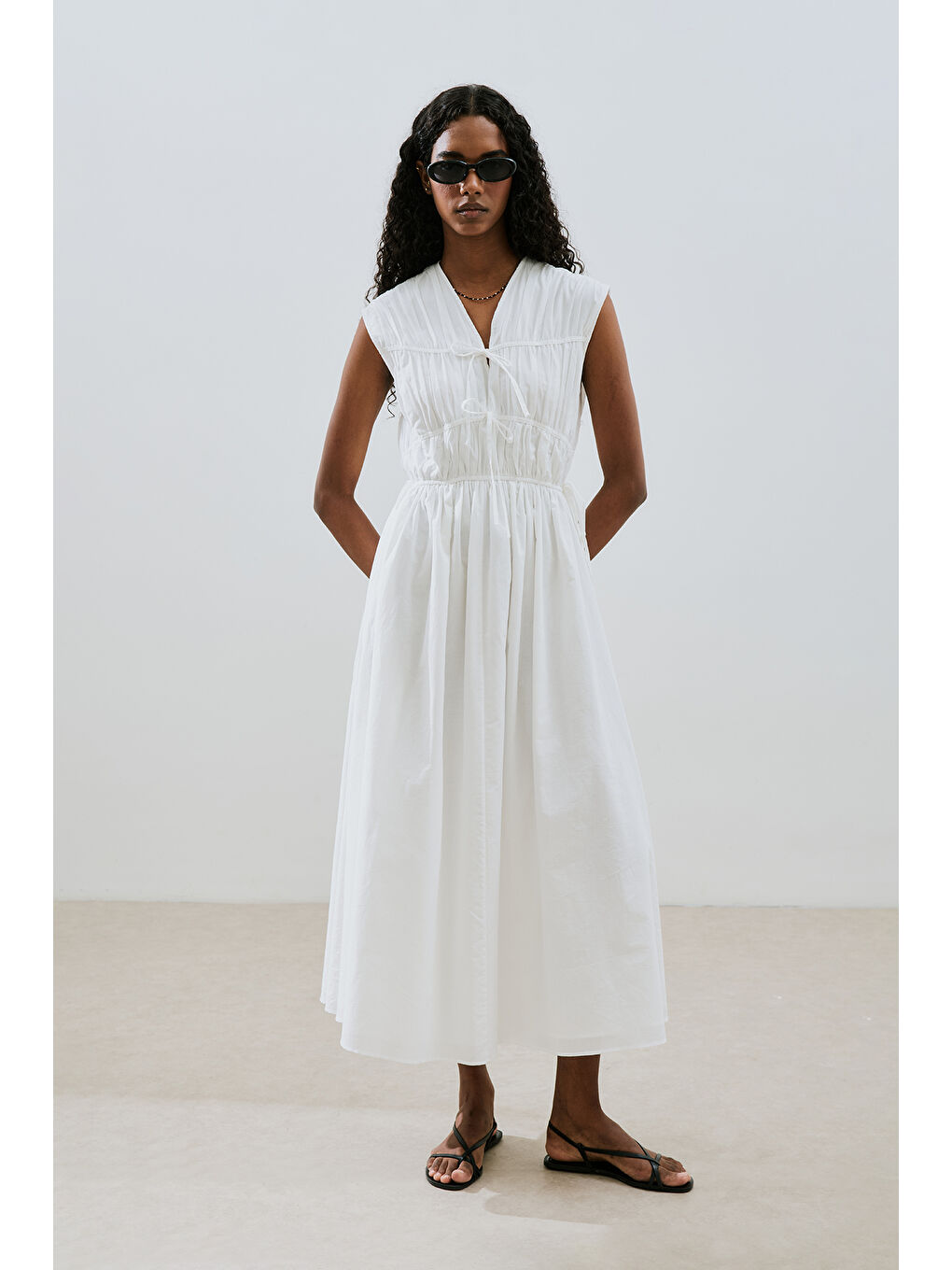 Büzgülü Bağlama Detaylı Elbise Ekru-1