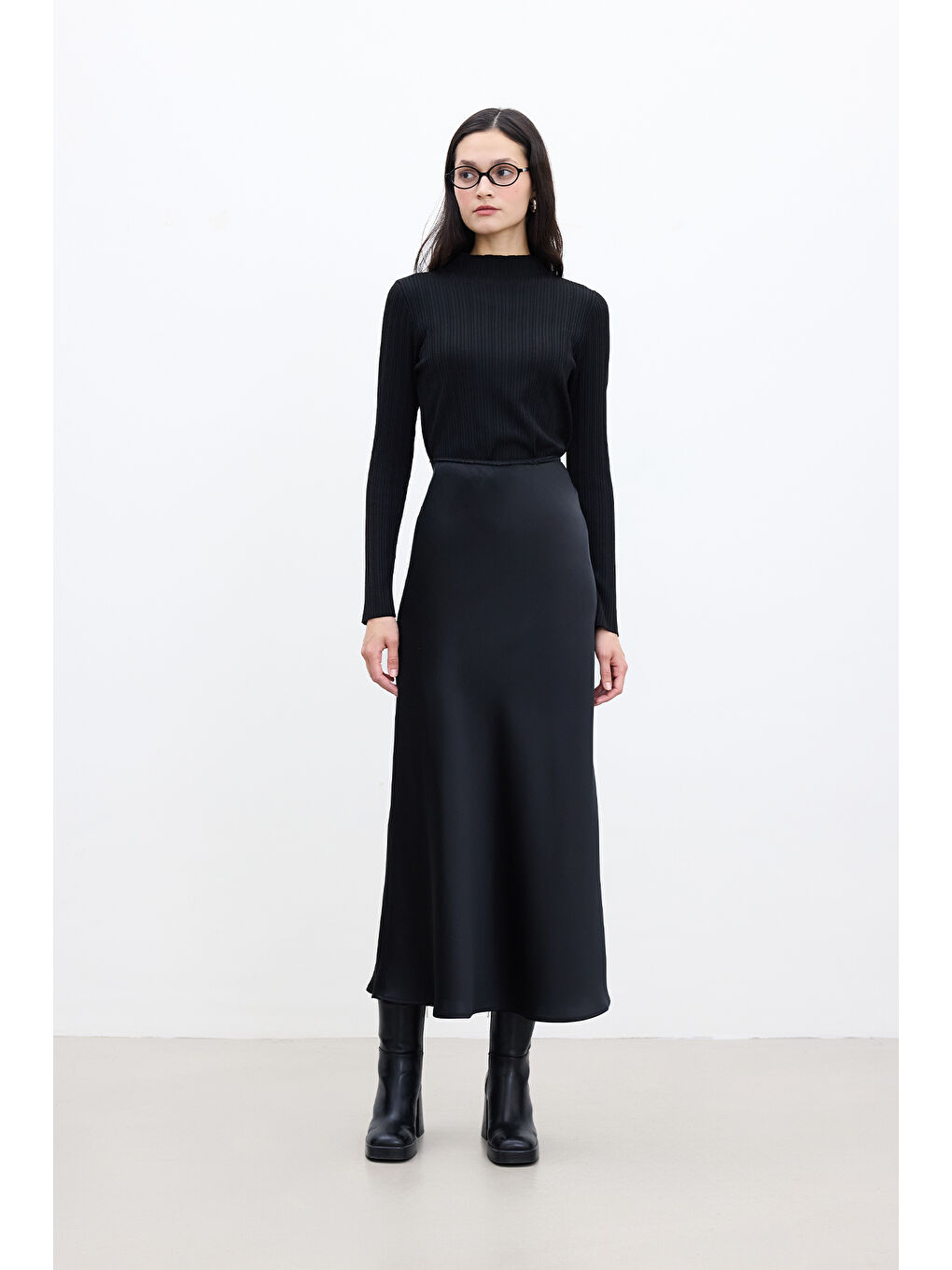 Saten Midi Etek Siyah-4