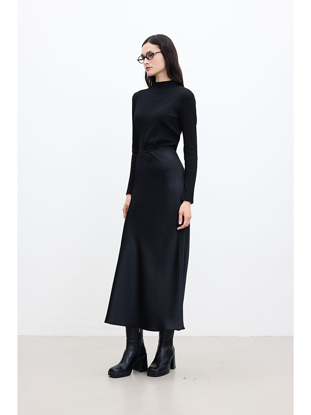 Saten Midi Etek Siyah-5