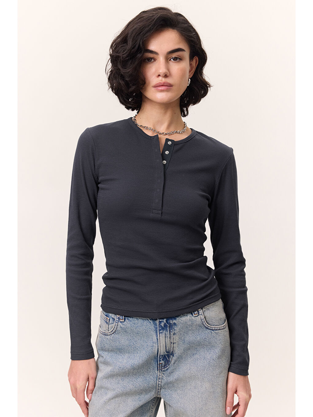 Uzun Kollu Yakası Çıtçıtlı Body Lacivert