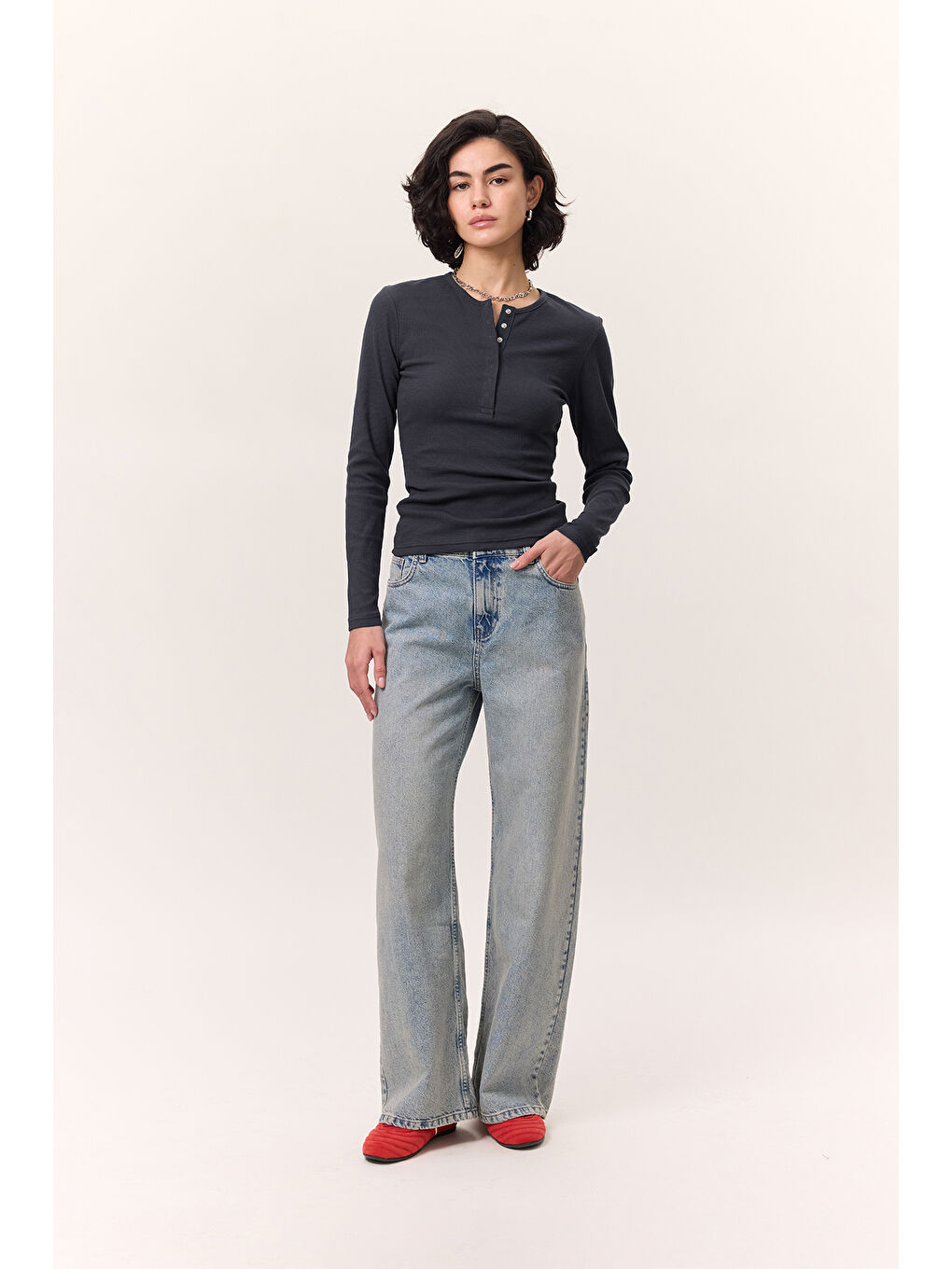 Uzun Kollu Yakası Çıtçıtlı Body Lacivert-1