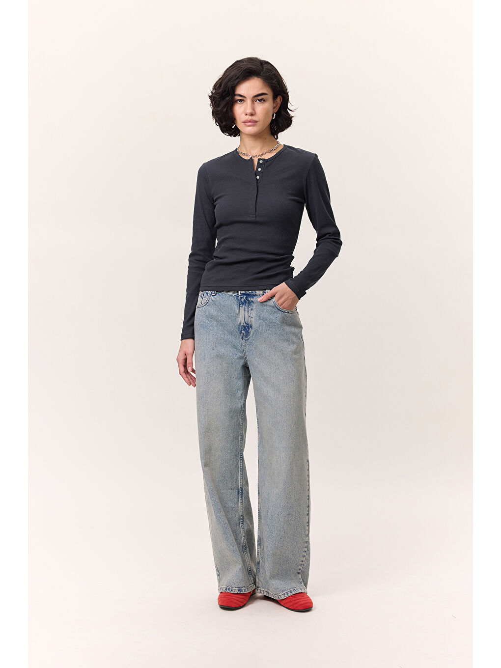 Uzun Kollu Yakası Çıtçıtlı Body Lacivert-3