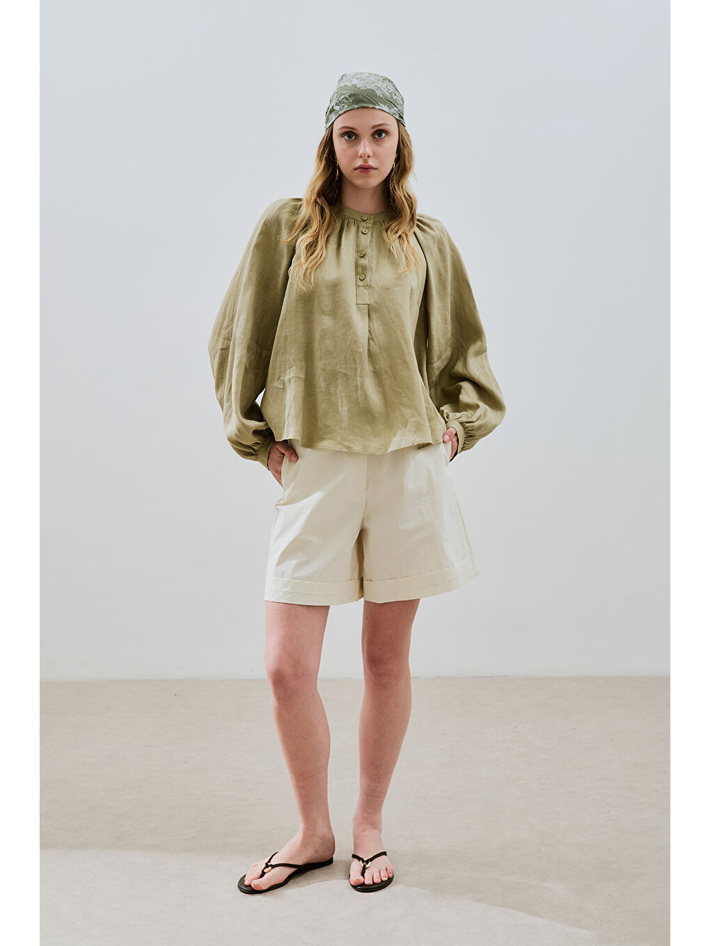 İnce Keten Yakası Büzgülü Gömlek Haki-1