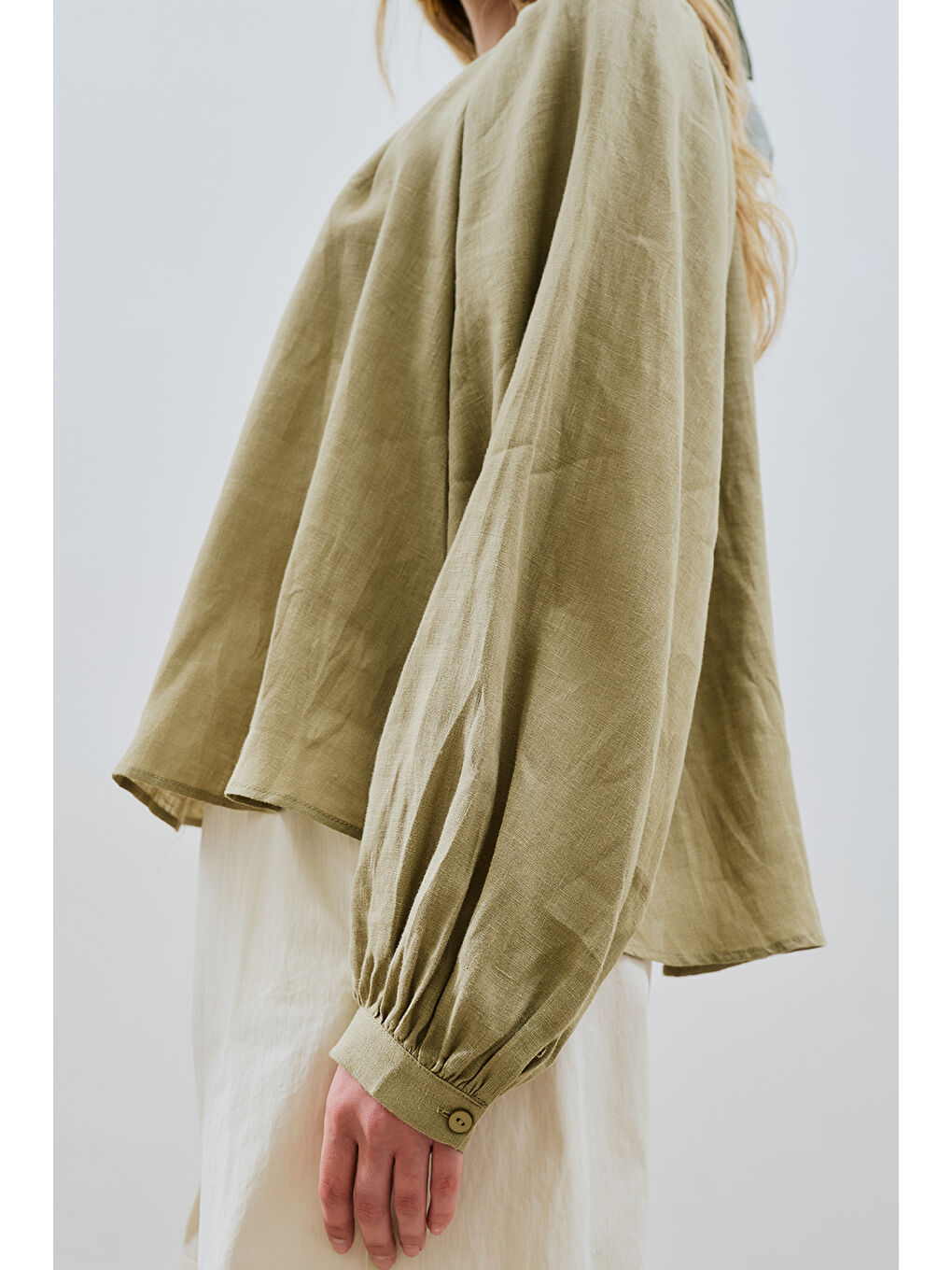 İnce Keten Yakası Büzgülü Gömlek Haki-4