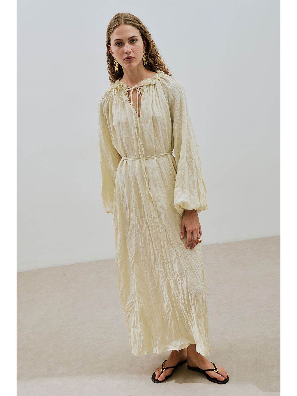 Yakası Büzgülü Keten Geniş Elbise Sarı-2