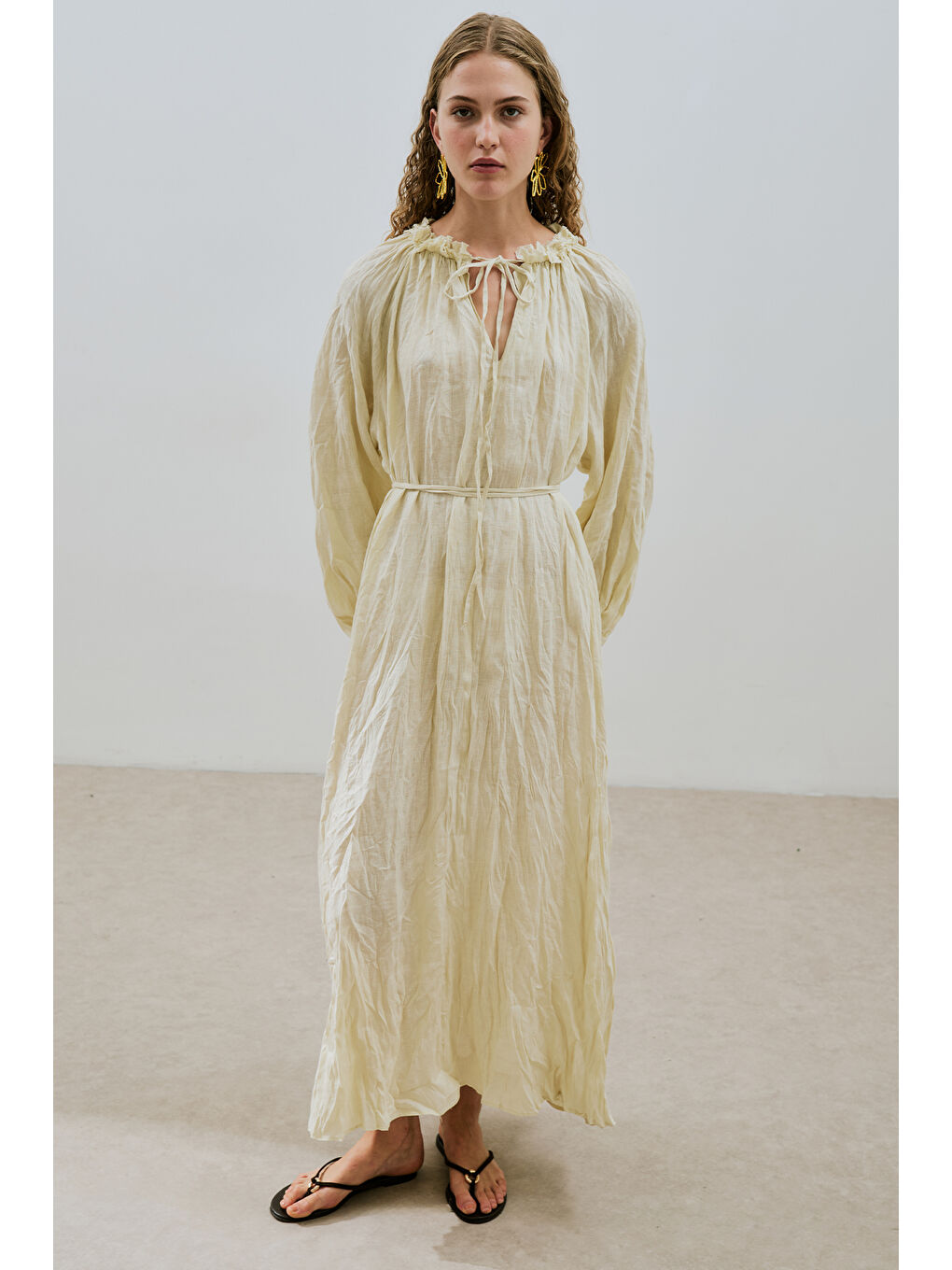 Yakası Büzgülü Keten Geniş Elbise Sarı-4