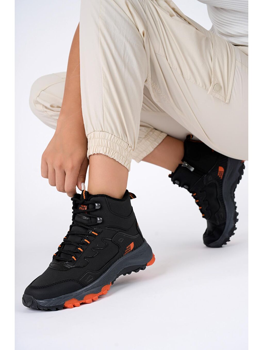 Siyah İZLAND Unisex Trekking Outdoor Bağcıklı Yandan Fermuarlı Kışlık Bot-1