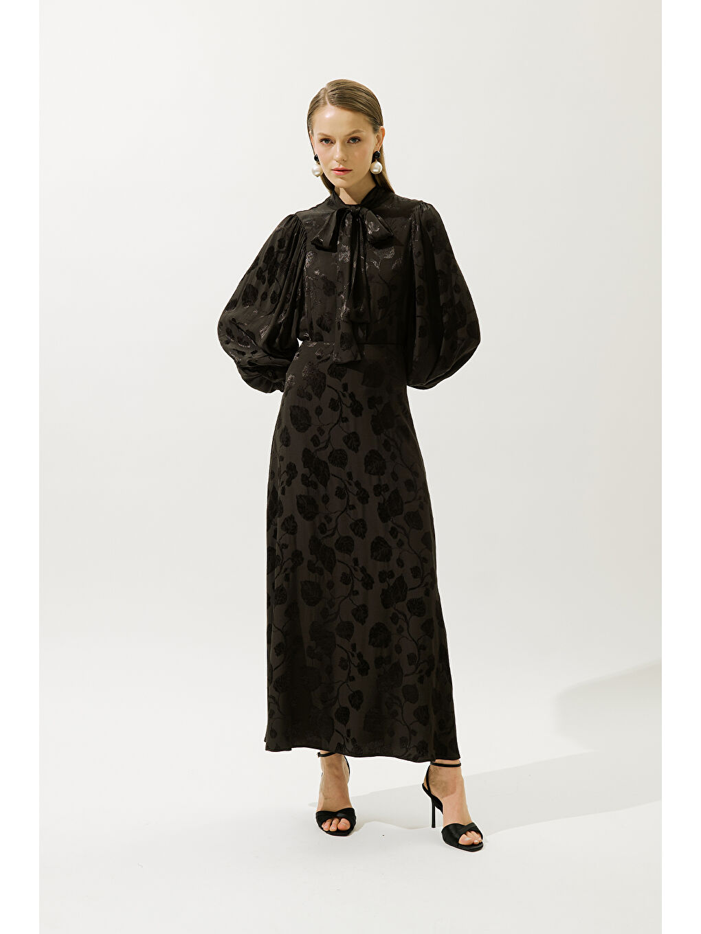 Jakarlı Saten Etek Kahverengi-1