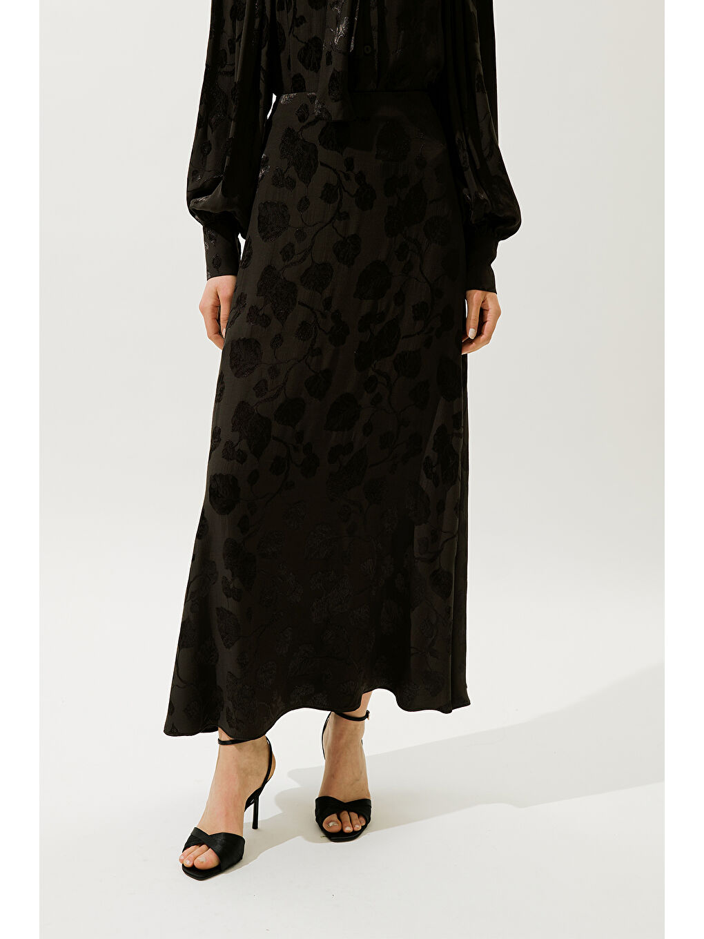 Jakarlı Saten Etek Kahverengi-3