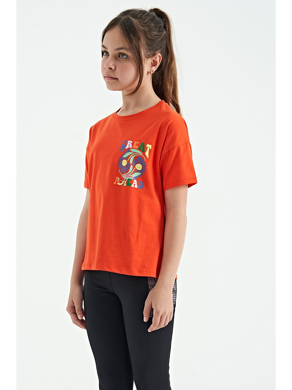 TOMMYLIFE Turuncu Oranj Ön Arka Çok Renkli Baskılı Oversize Kısa Kollu Kız Çocuk T-Shirt - 75117 - 1