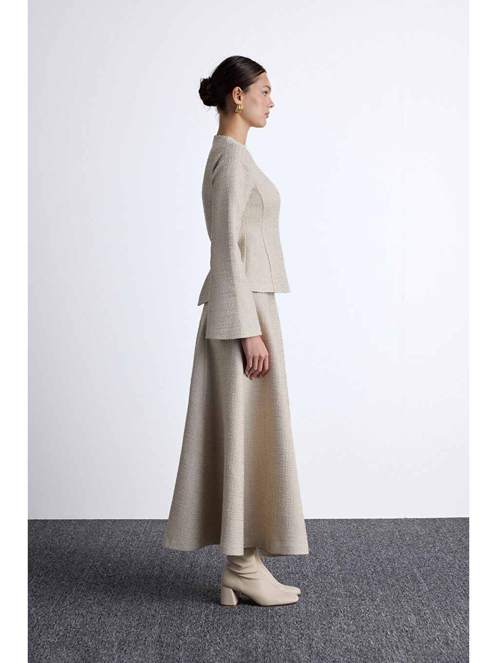 Peplum Detaylı Tüvit Bluz Bej-4