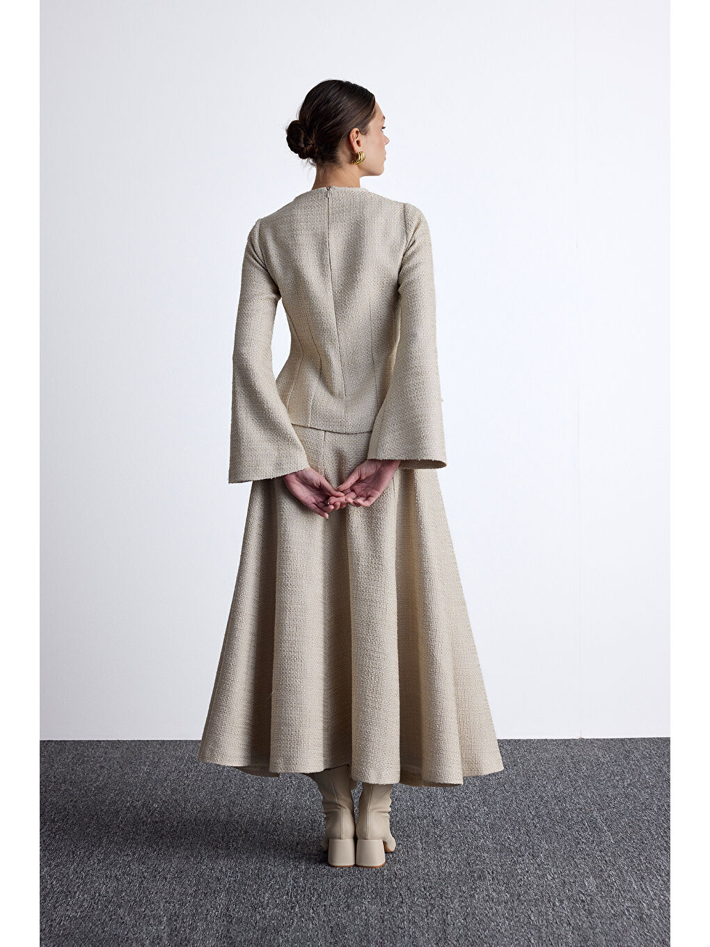 Peplum Detaylı Tüvit Bluz Bej-5