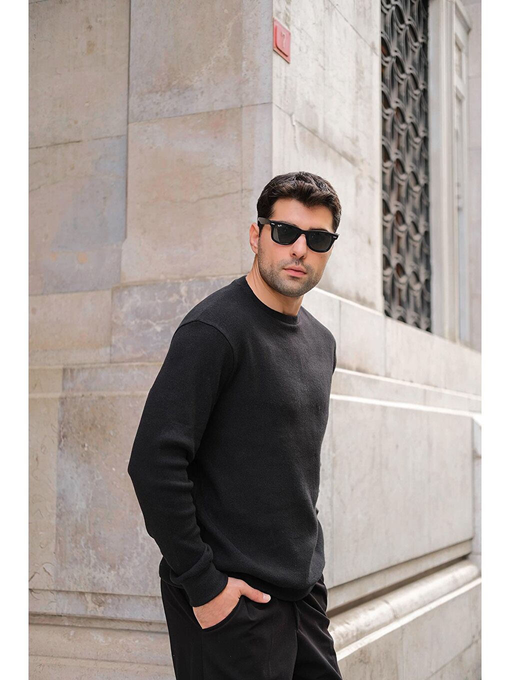 Ottoman Siyah Sweatshirt-1
