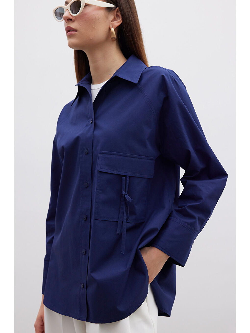 Cep Bağlama Detaylı Gömlek Lacivert-3