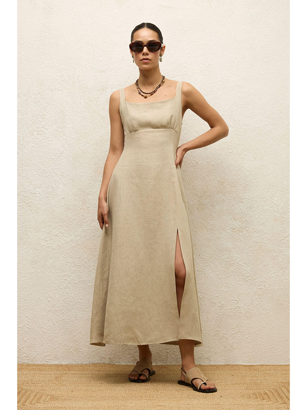 Bej Yırtmaçlı Keten Elbise Kum-3