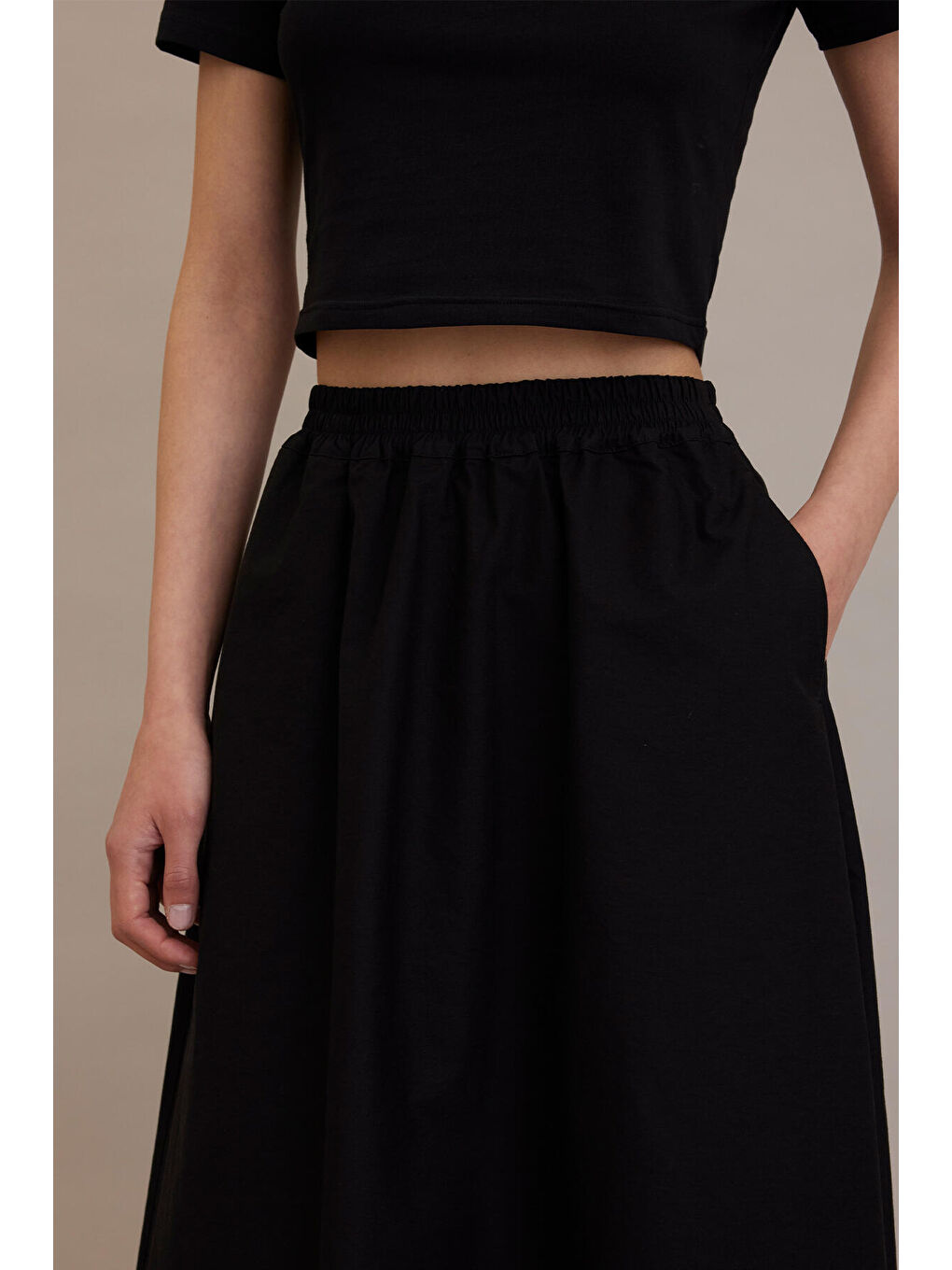 Bol Kesim Kloş Etek Siyah-3