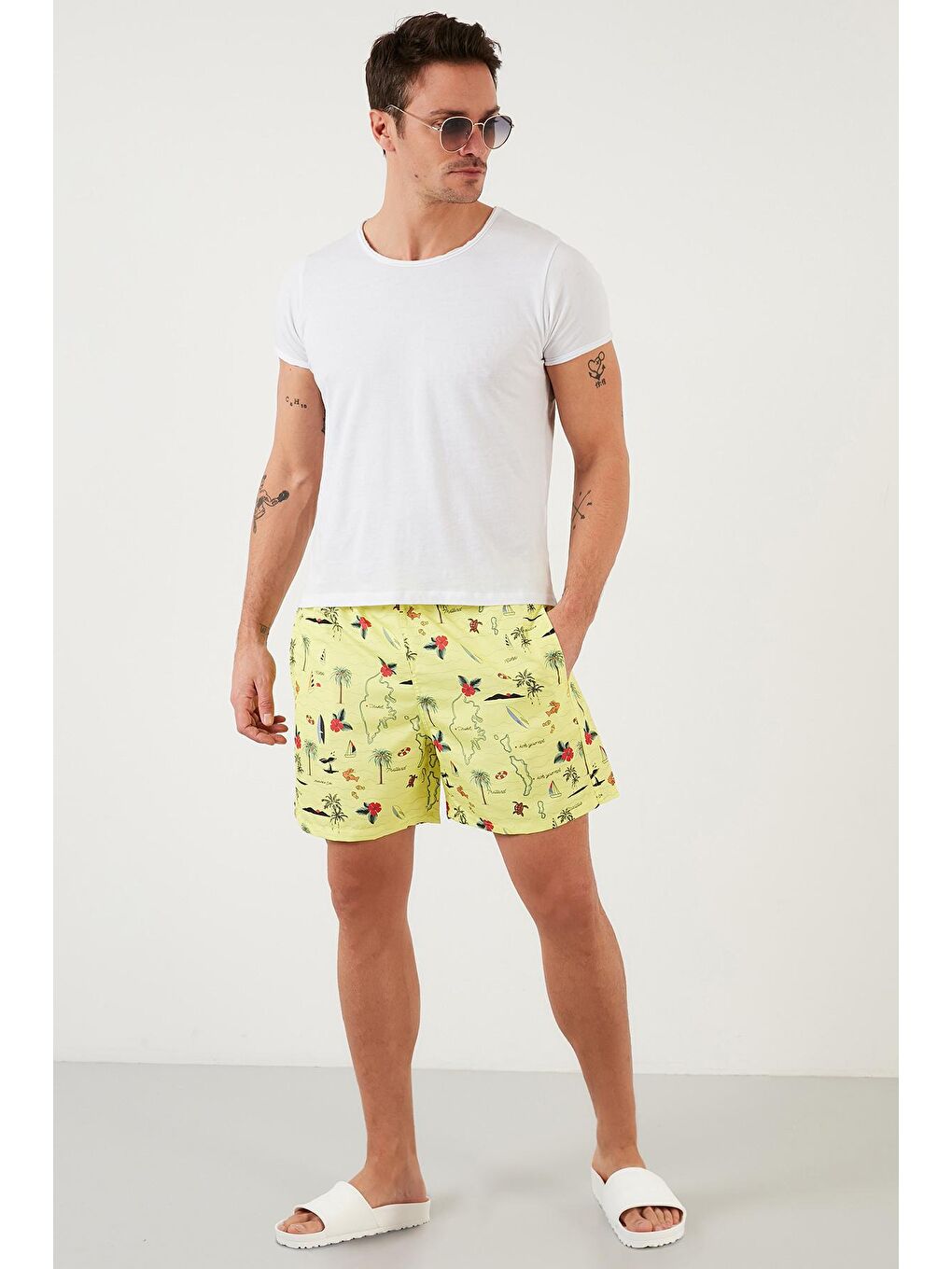 Sarı Desenli Deniz Şortu Belden Bağlamalı Cepli Mayo Short 3800558-4