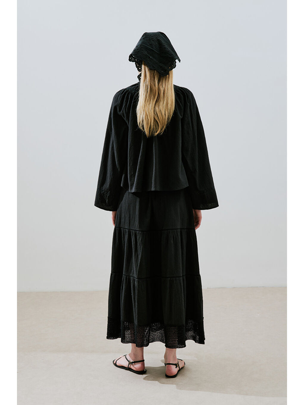 Dokulu İşlemeli Katlı Uzun Etek Siyah-5