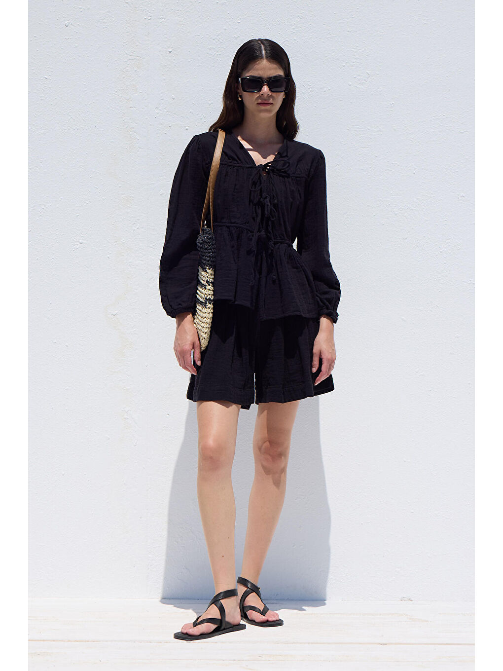 Bağlama Detaylı Müslin Bluz Siyah-2